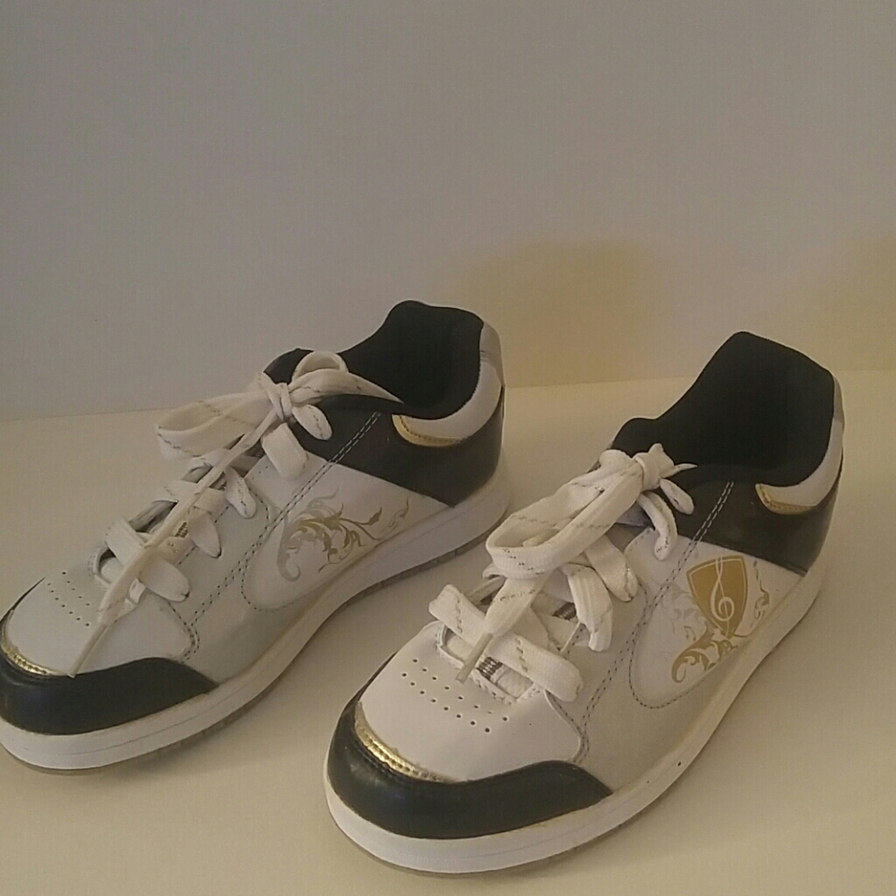 JONAS BROTHERS SNEAKERS.  NEW.  WHITE BLACK AND G.
